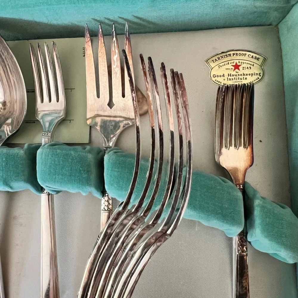 Vintage‎ Community Plate Coronation Silverplate Flatware Set with Case 50+ Pc